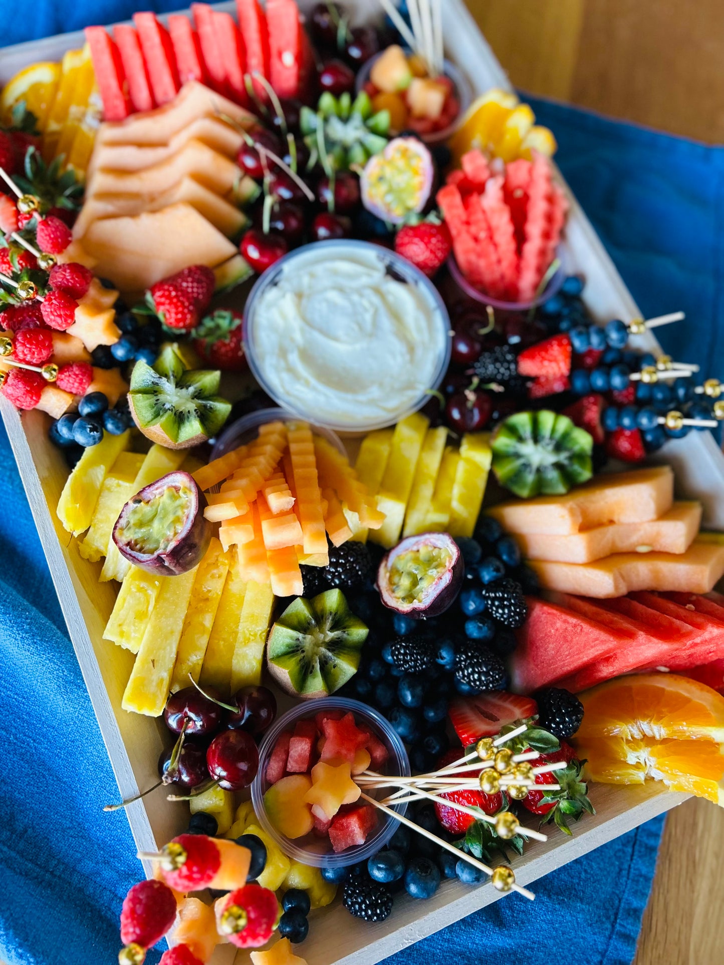 Large Fresh Seasonal Fruit Platter ( Serves 15-20)