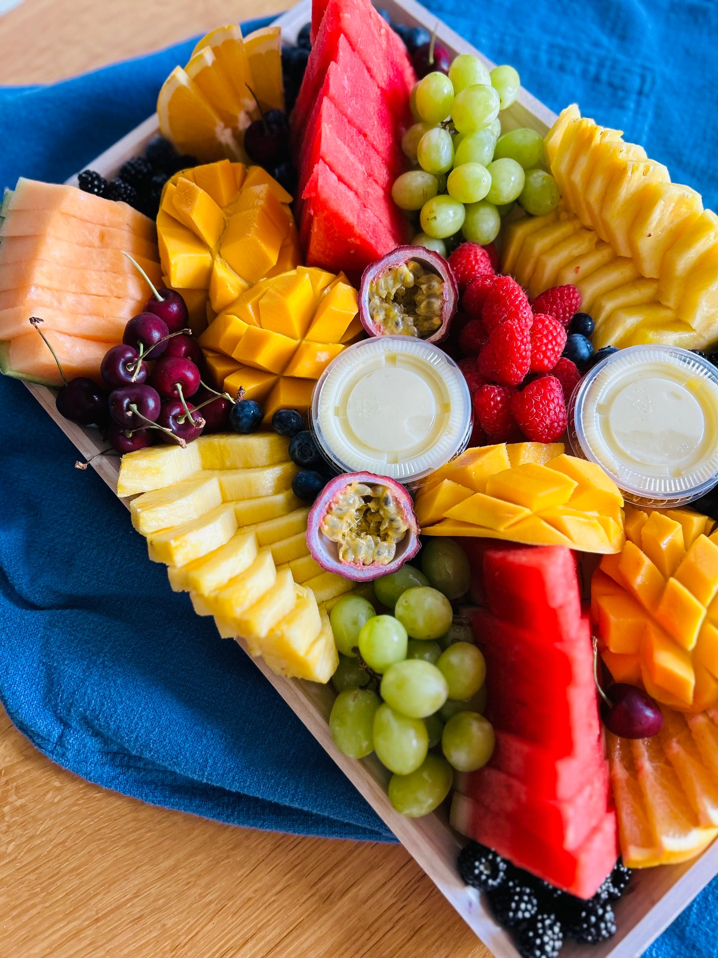 Medium Fresh Seasonal Fruit Platter ( Serves 10- 15)