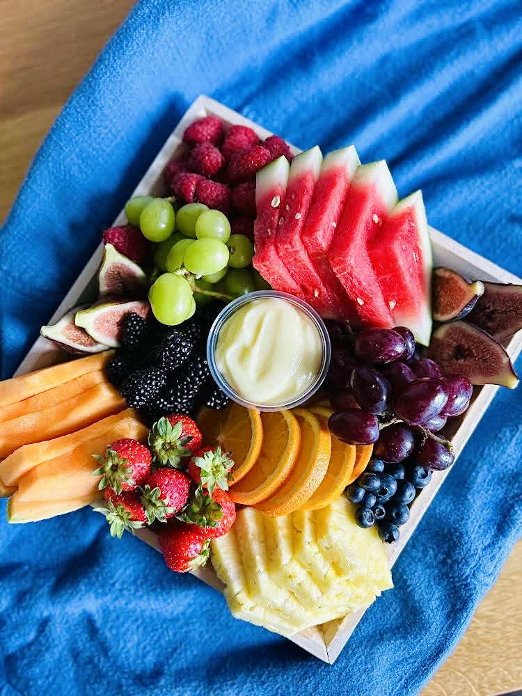 Small Fresh Seasonal Fruit Platter ( Serves 2-4)